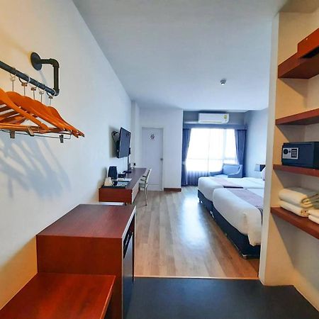 Comet Hotel Surat Thani Ngoại thất bức ảnh