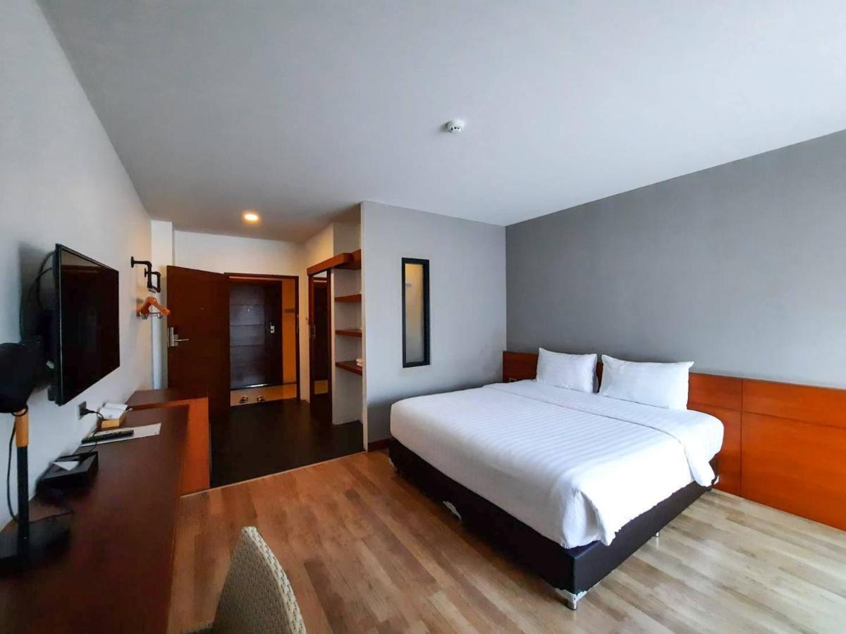 Comet Hotel Surat Thani Ngoại thất bức ảnh