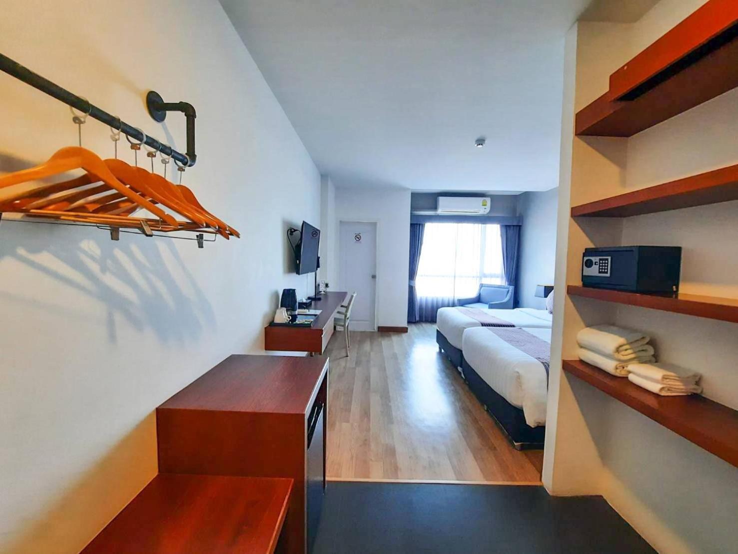 Comet Hotel Surat Thani Ngoại thất bức ảnh