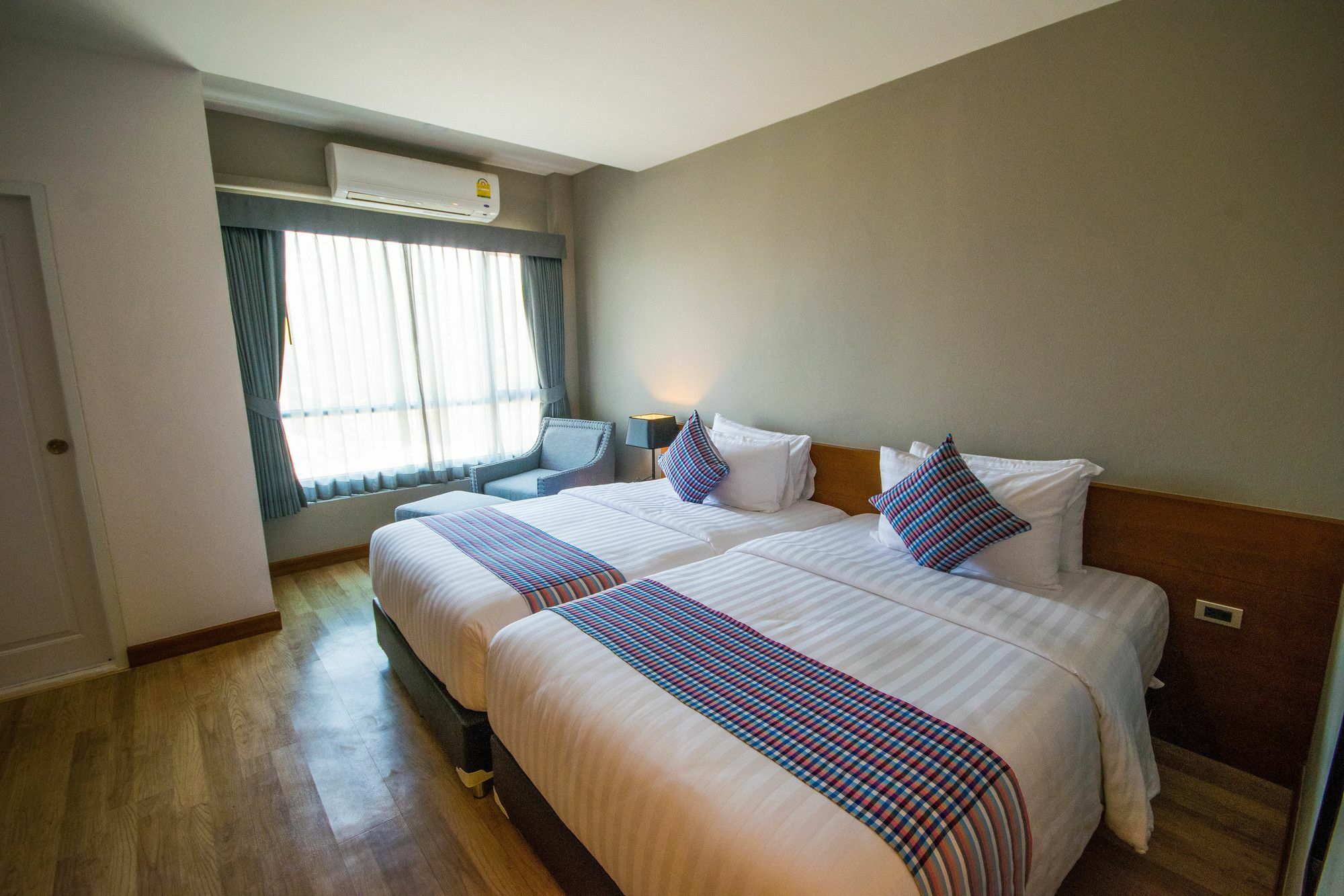 Comet Hotel Surat Thani Ngoại thất bức ảnh