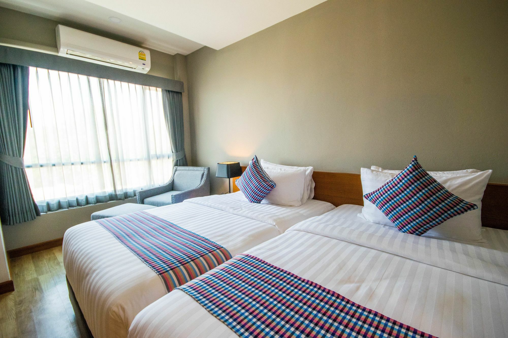 Comet Hotel Surat Thani Ngoại thất bức ảnh