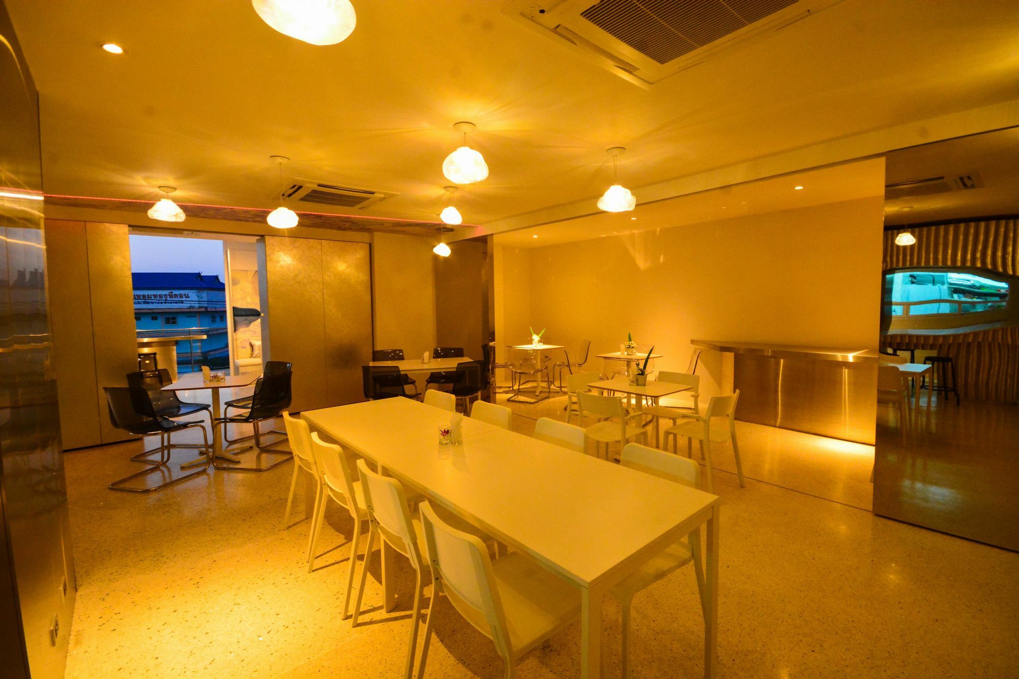 Comet Hotel Surat Thani Ngoại thất bức ảnh