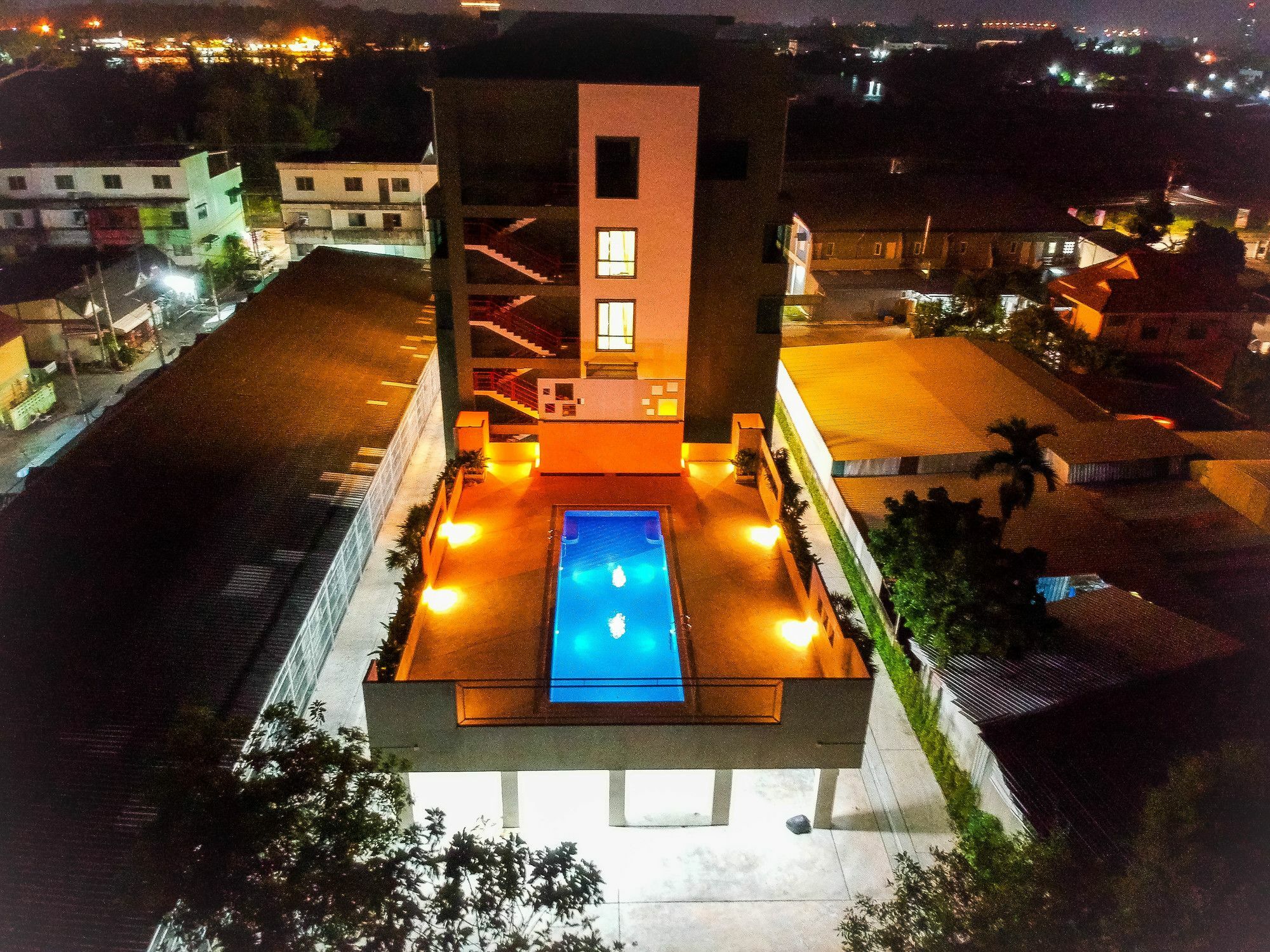 Comet Hotel Surat Thani Ngoại thất bức ảnh